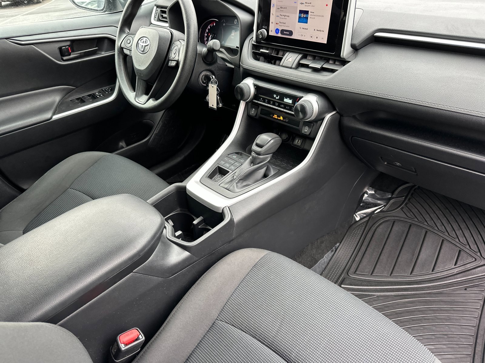 Used 2024 Toyota RAV4 LE image 15