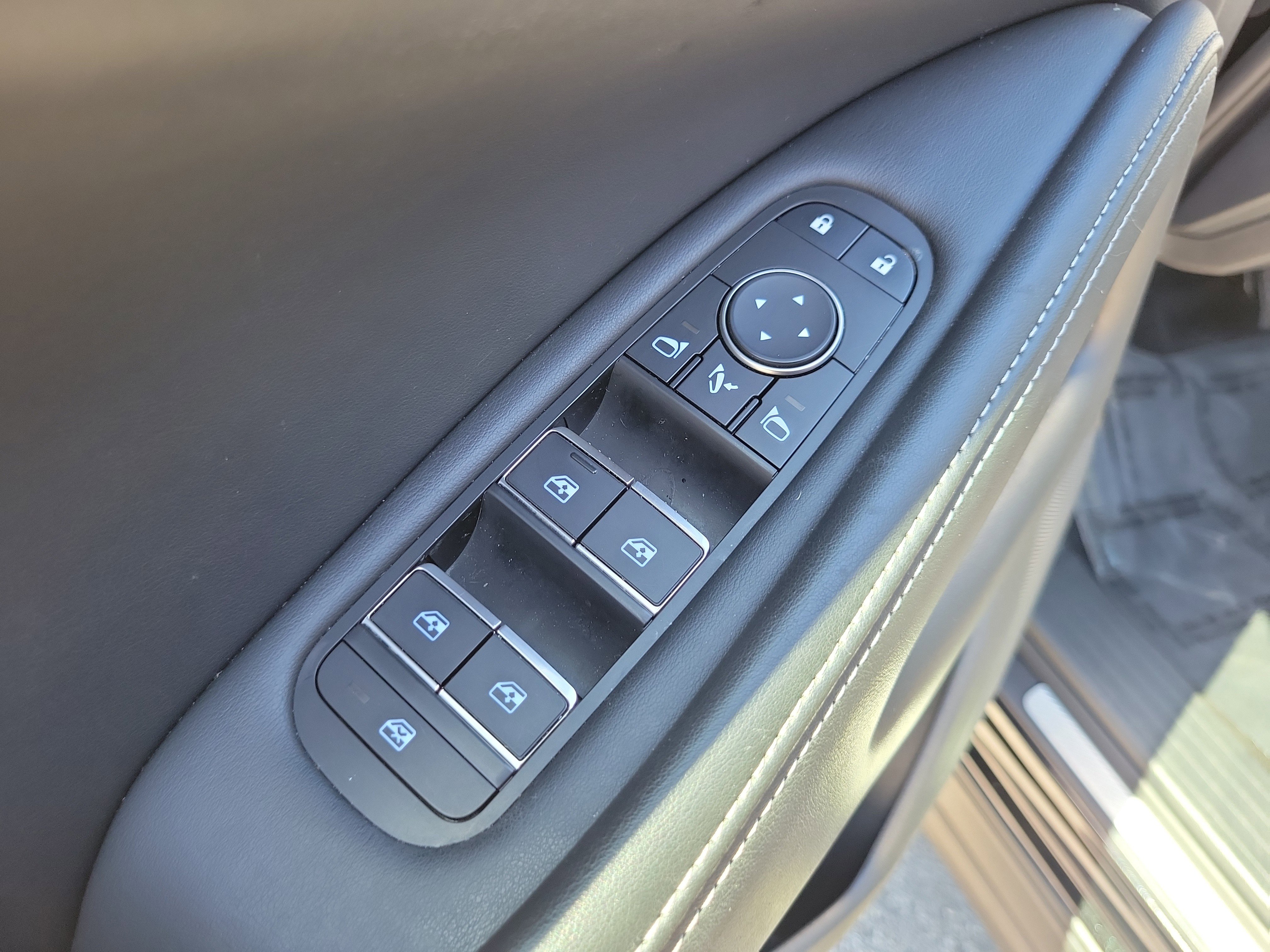 Used 2023 INFINITI QX60 Pure image 17