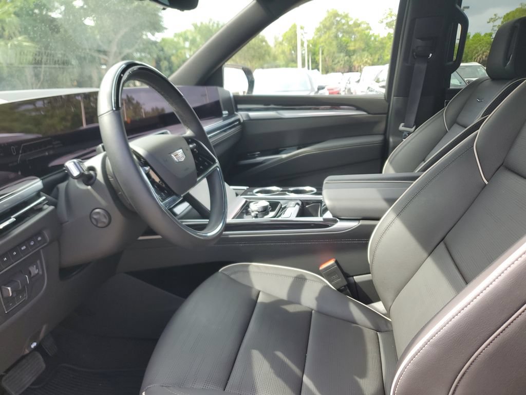 Used 2025 Cadillac Escalade ESV Sport w/ Touring Package AWD/4WD image 25