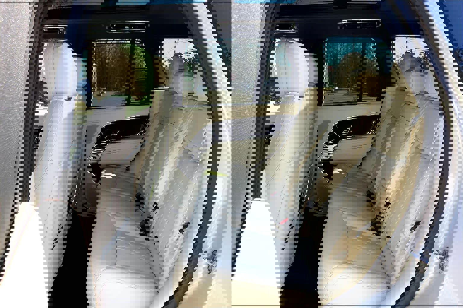 New 2026 Land Rover Range Rover SE image 13