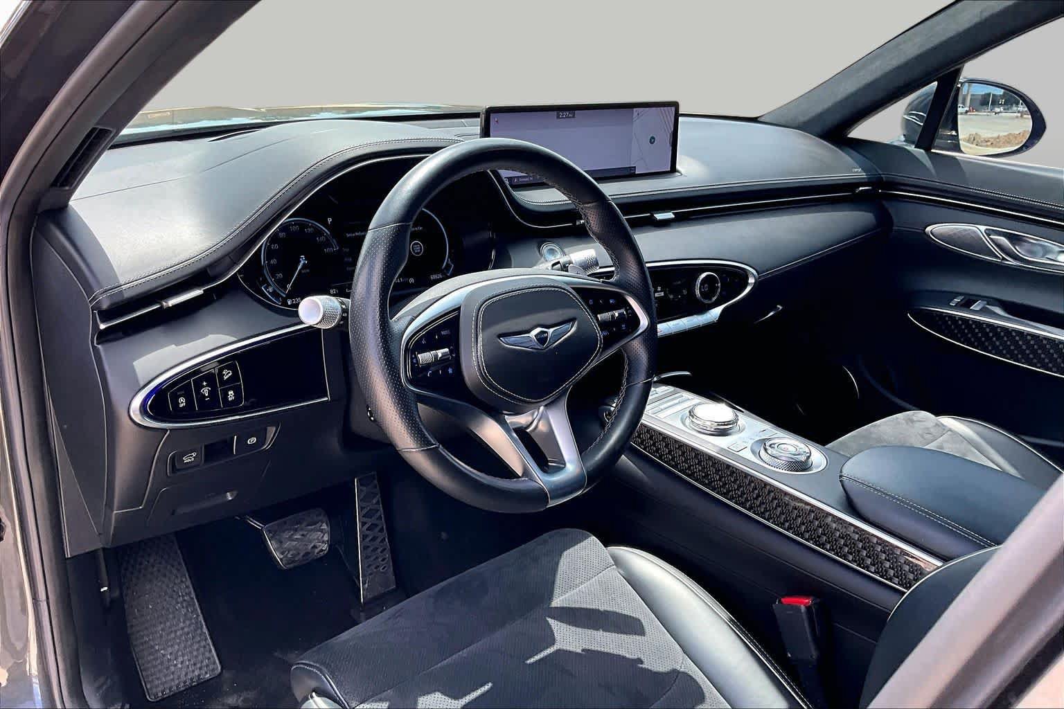 Used 2022 Genesis GV70 3.5T Sport w/ Sport Prestige Package AWD/4WD image 16
