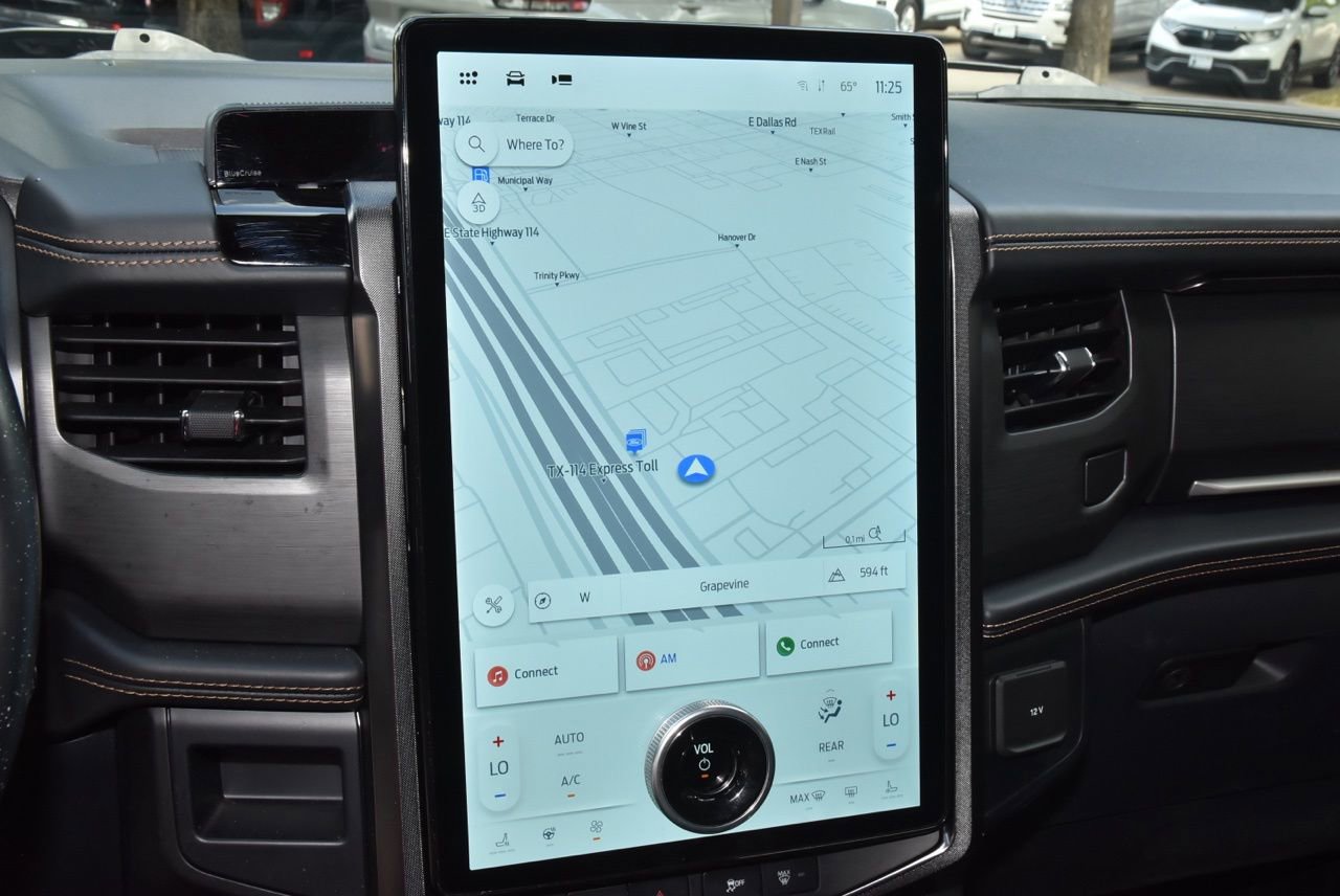 Certified 2023 Ford Expedition Platinum image 28