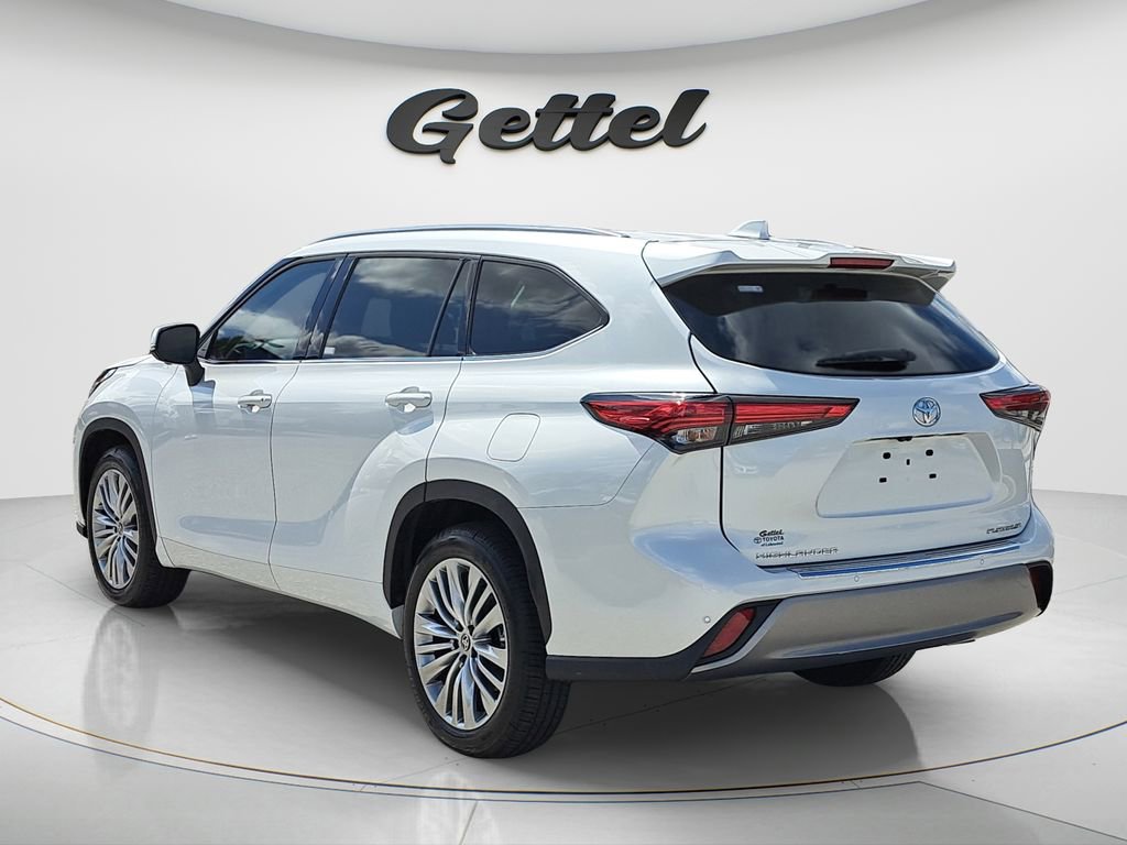 Used 2023 Toyota Highlander Platinum image 6