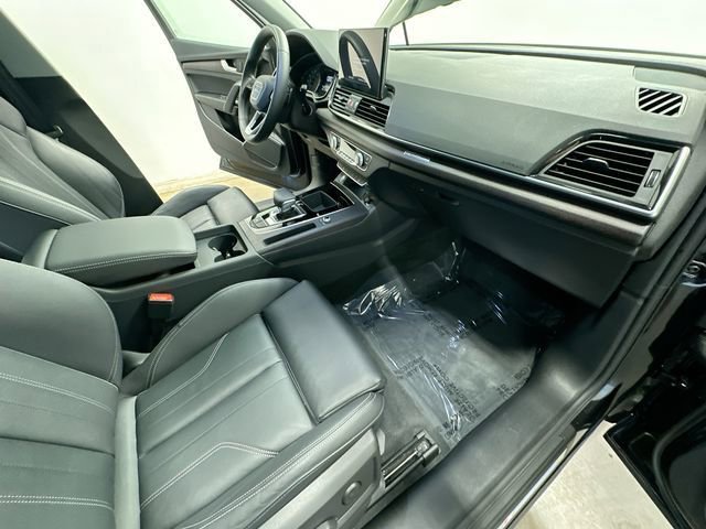 Used 2024 Audi Q5 2.0T Premium w/ Convenience Package AWD/4WD image 21