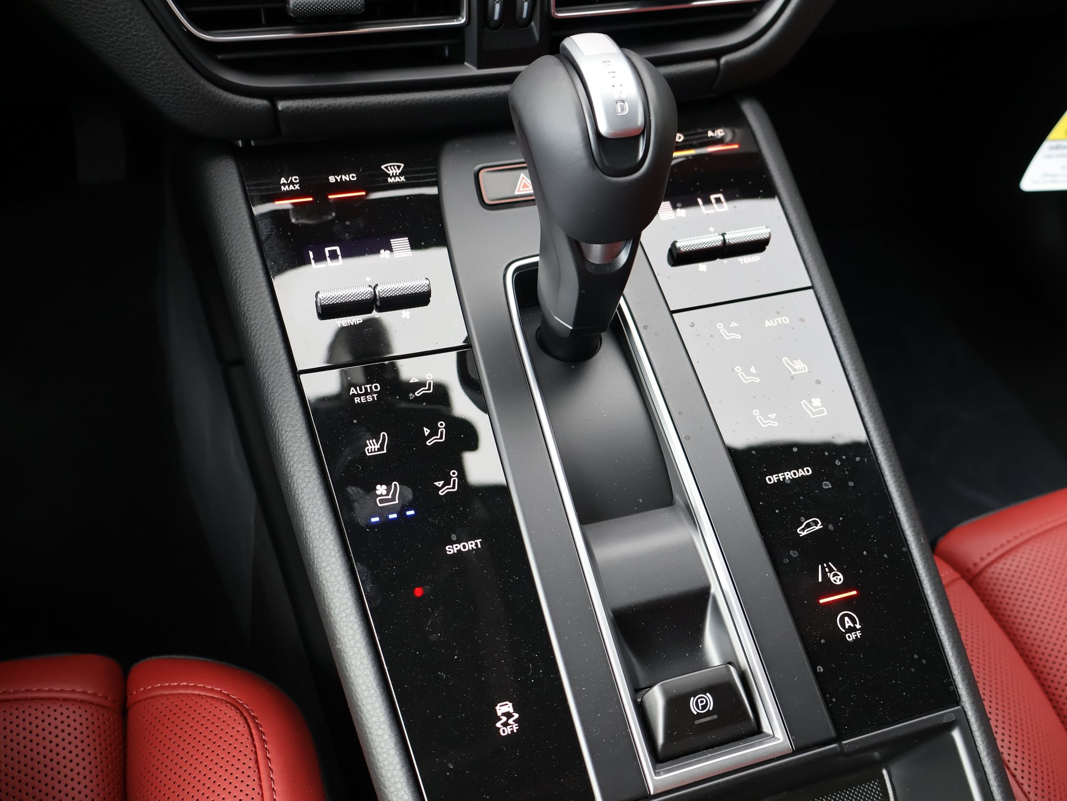 New 2026 Porsche Macan AWD/4WD image 25