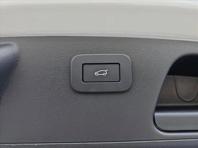 New 2024 Jaguar E-PACE R-Dynamic SE image 13