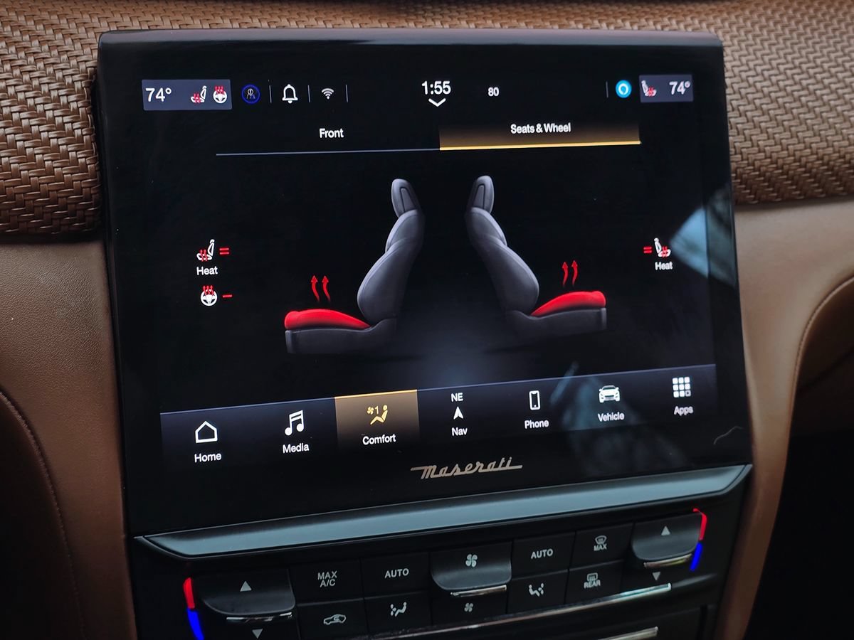 Used 2022 Maserati Quattroporte Modena RWD image 35