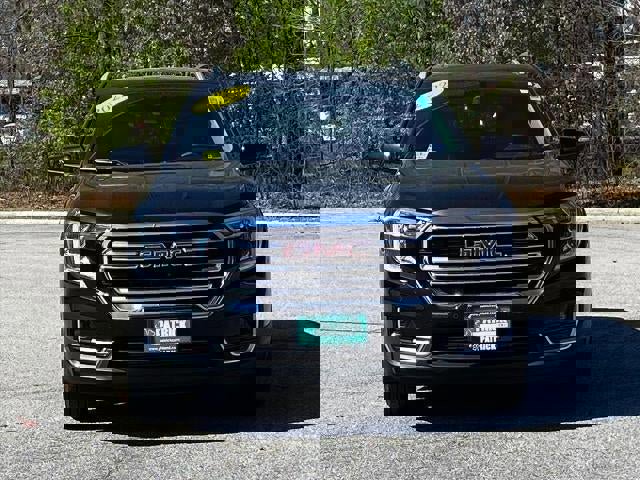 Used 2022 GMC Terrain SLT w/ Tech Package image 4