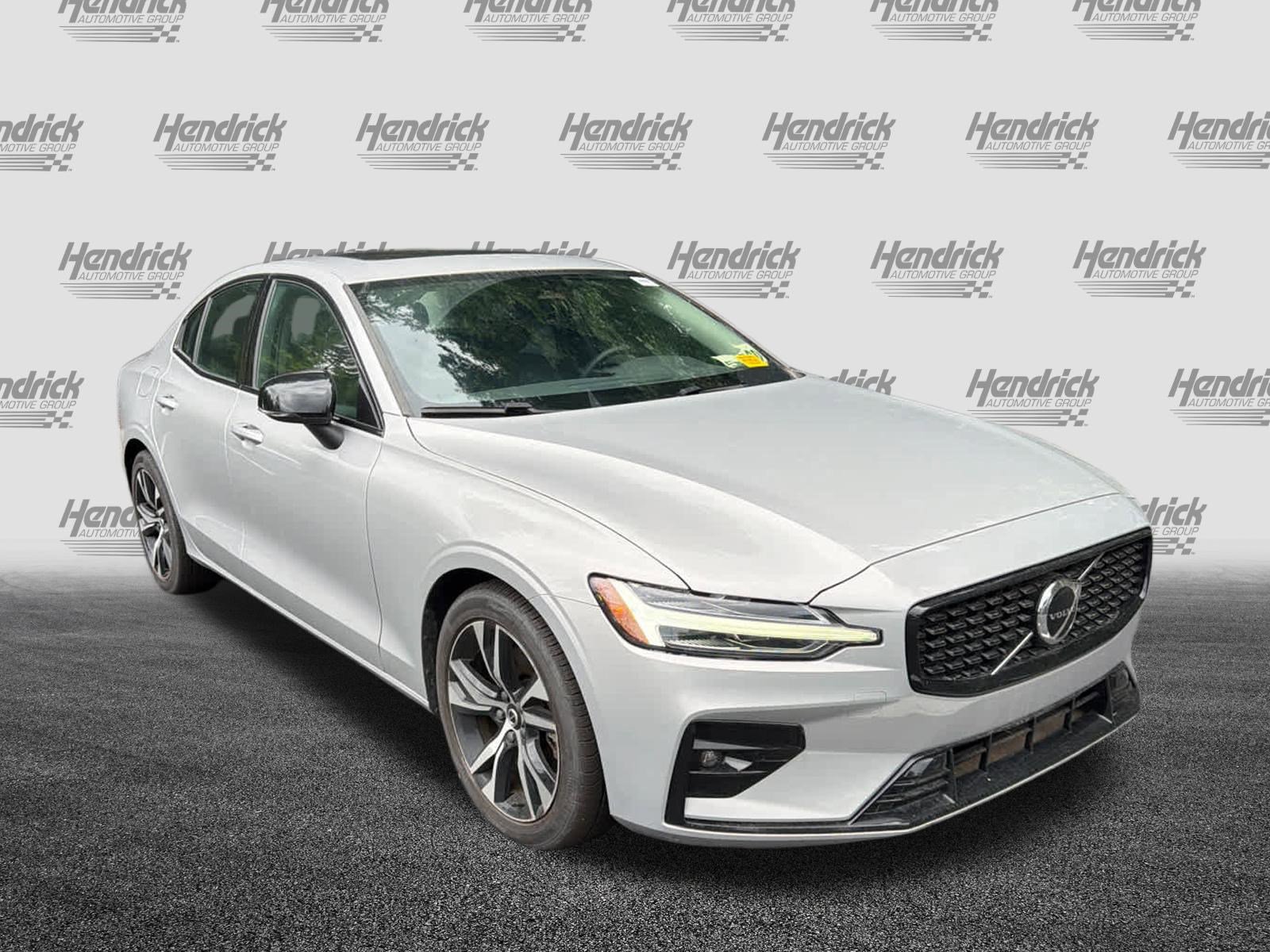 Used 2024 Volvo S60 B5 Core FWD image 2