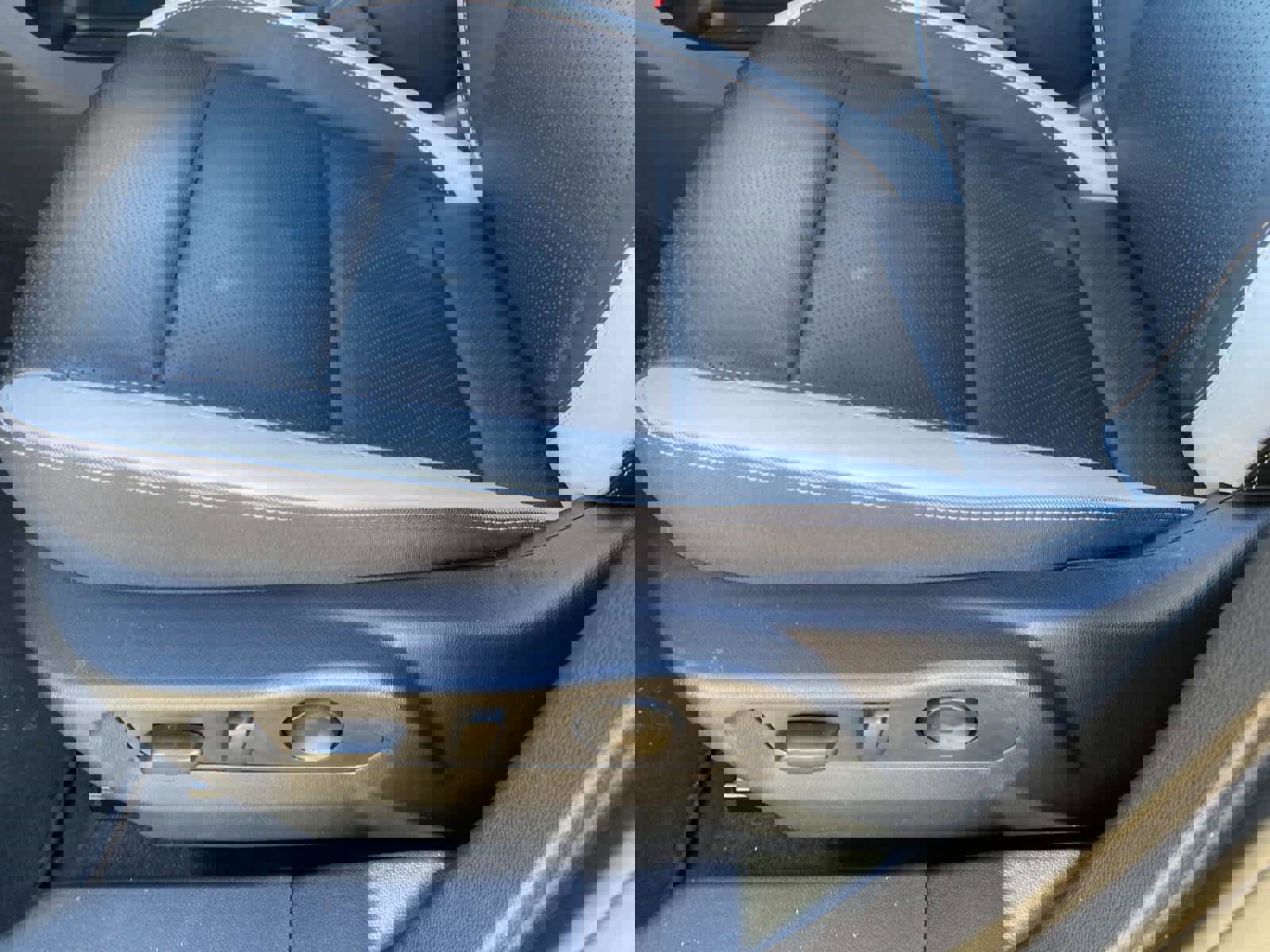 Used 2024 Buick Envision Sport Touring image 22