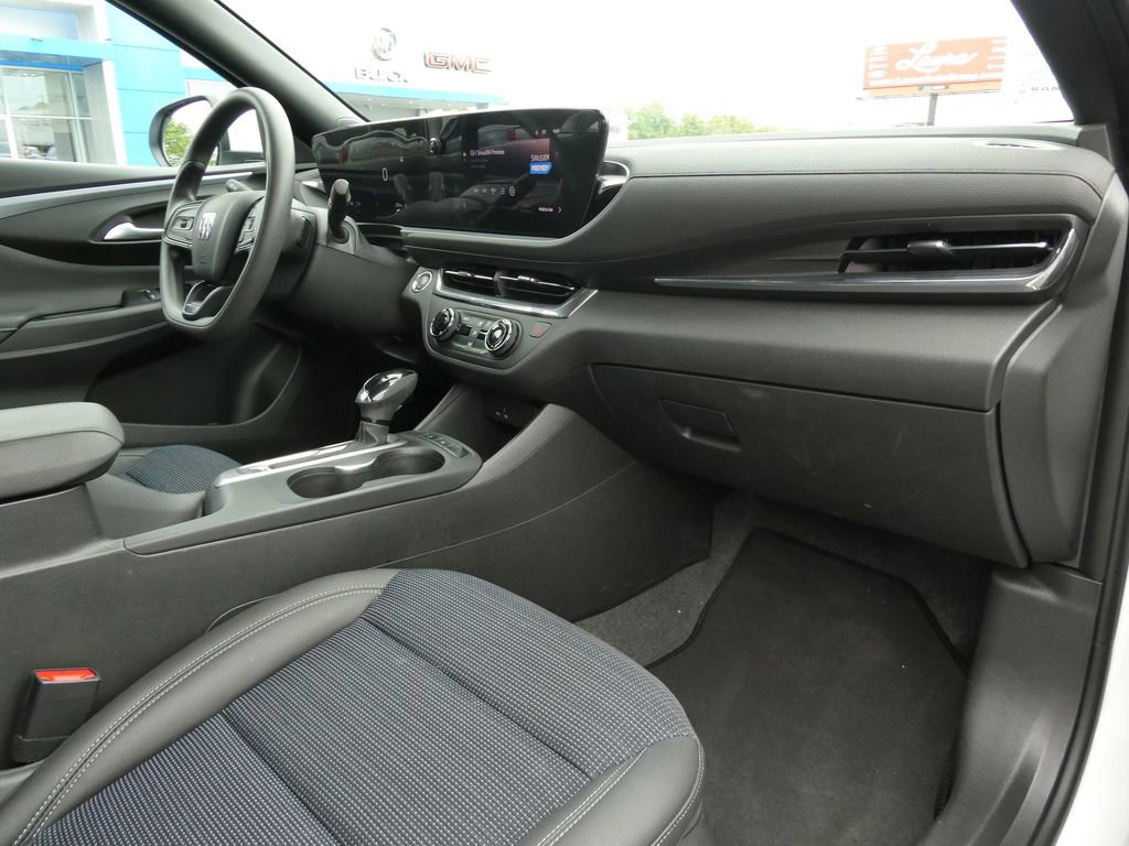 Certified 2025 Buick Envista Preferred FWD image 15
