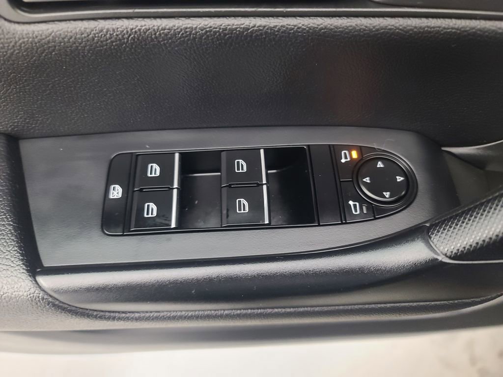 Used 2025 MAZDA CX-50 AWD 2.5 Hybrid w/ Premium Pkg image 23