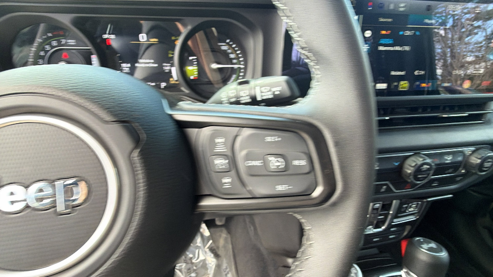 Used 2025 Jeep Wrangler Willys 4xe image 28