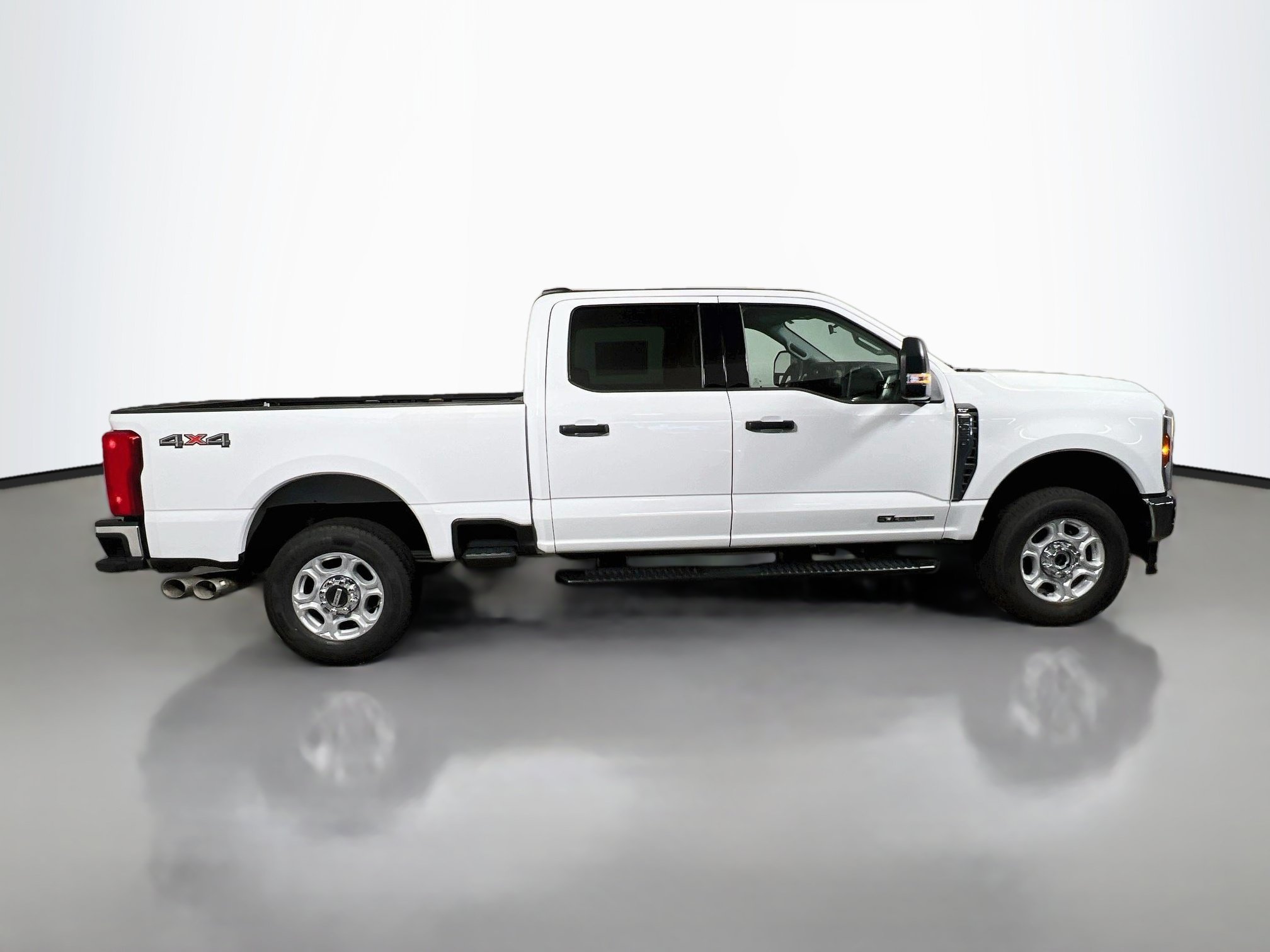 Used 2026 Ford F250 XLT AWD/4WD image 3