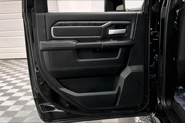 Used 2024 RAM 3500 Big Horn image 22