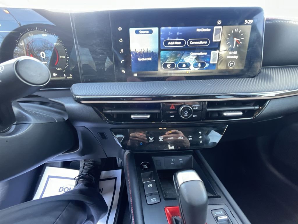 Used 2025 Nissan Kicks SR image 18