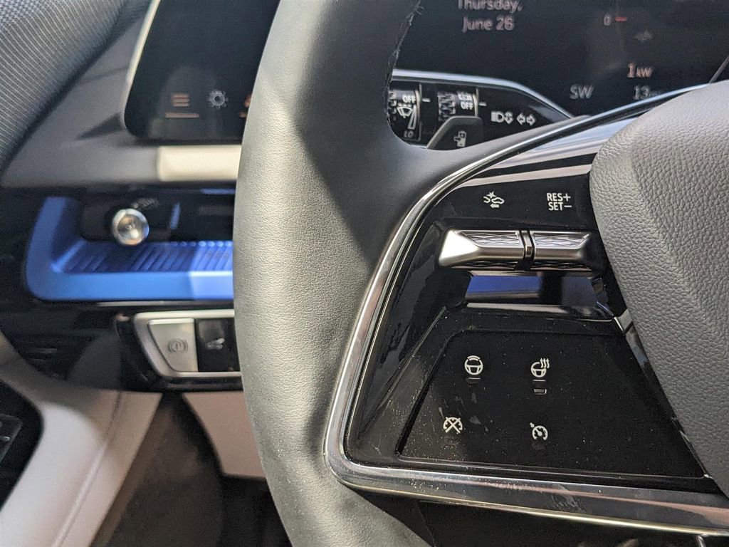 New 2025 Cadillac Optiq Luxury 1 image 18