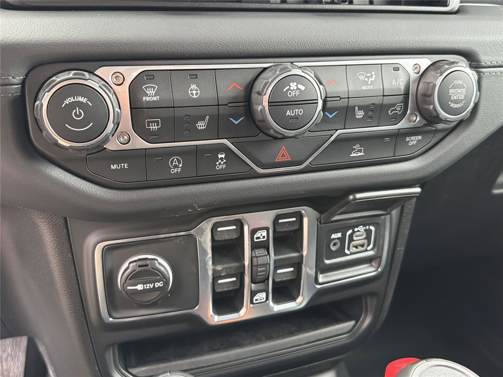 New 2026 Jeep Gladiator Sahara image 27