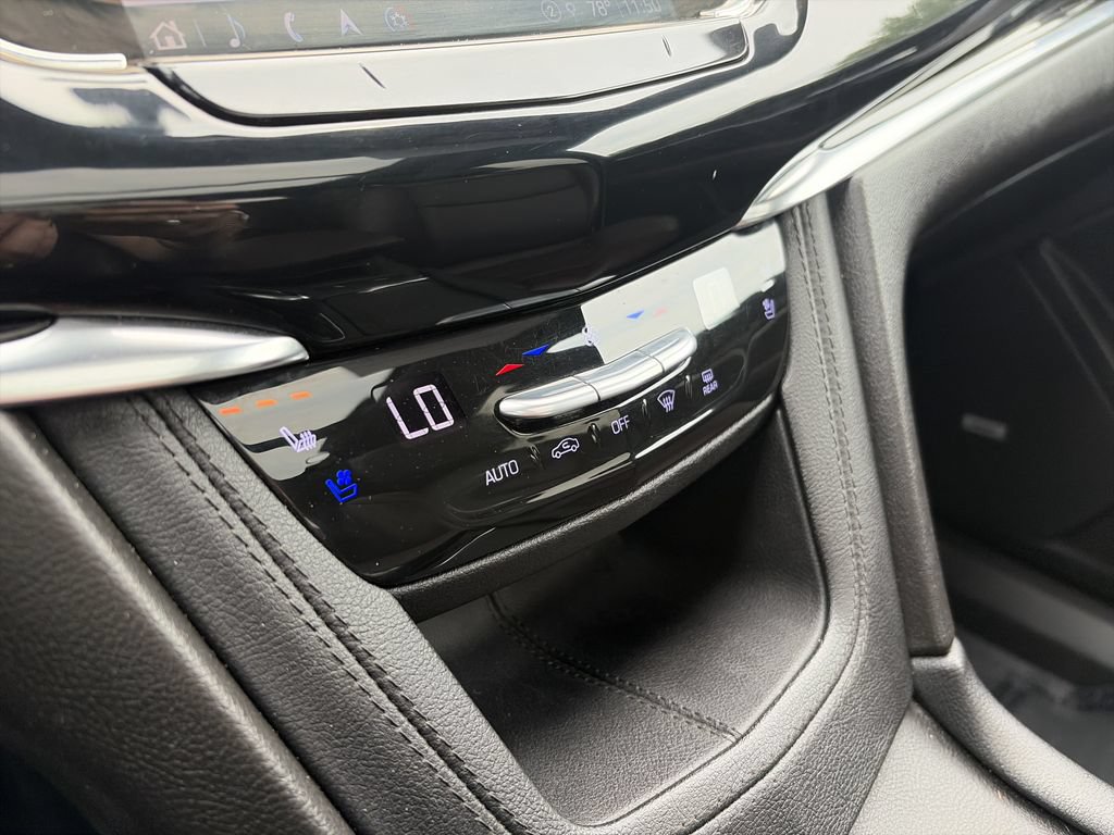 Used 2021 Cadillac XT6 Premium Luxury AWD/4WD image 28
