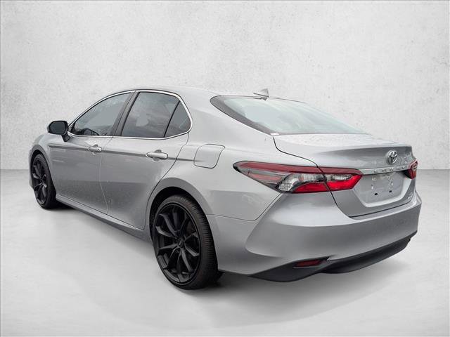 Used 2022 Toyota Camry LE image 5