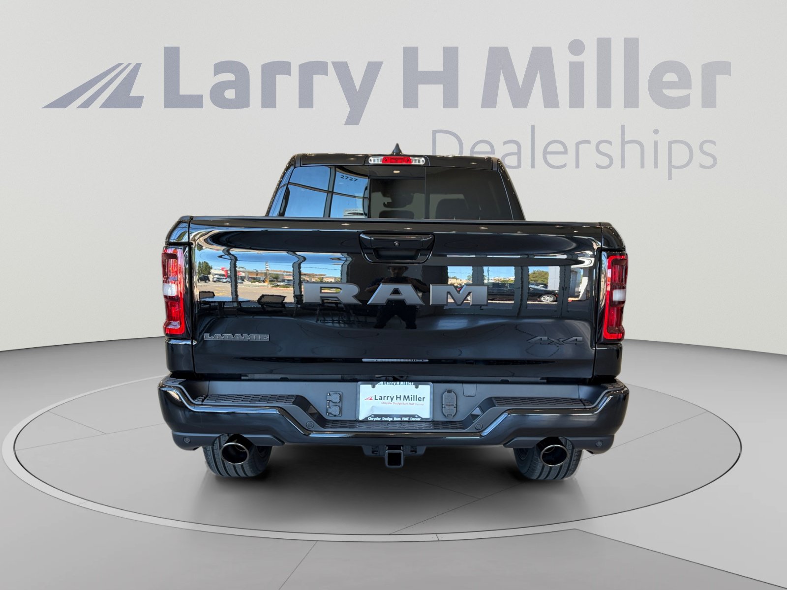 New 2027 RAM 1500 Laramie w/ Night Edition AWD/4WD image 4