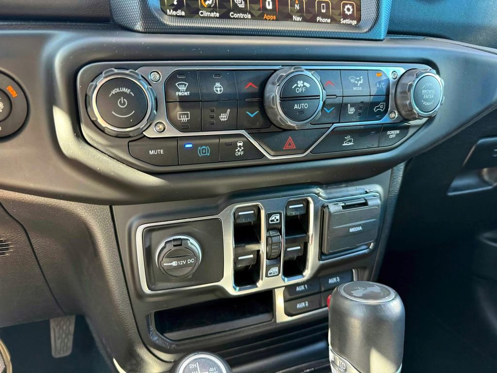 Used 2022 Jeep Wrangler Unlimited Sahara w/ Cold Weather Group image 26