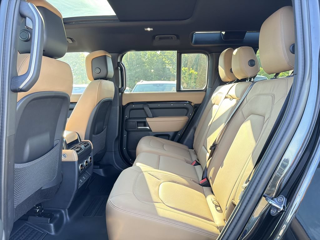 New 2026 Land Rover Defender 110 X-Dynamic SE AWD/4WD image 5