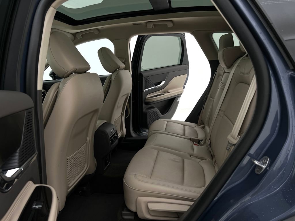 Used 2022 Lincoln Corsair AWD w/ Premium Package image 17