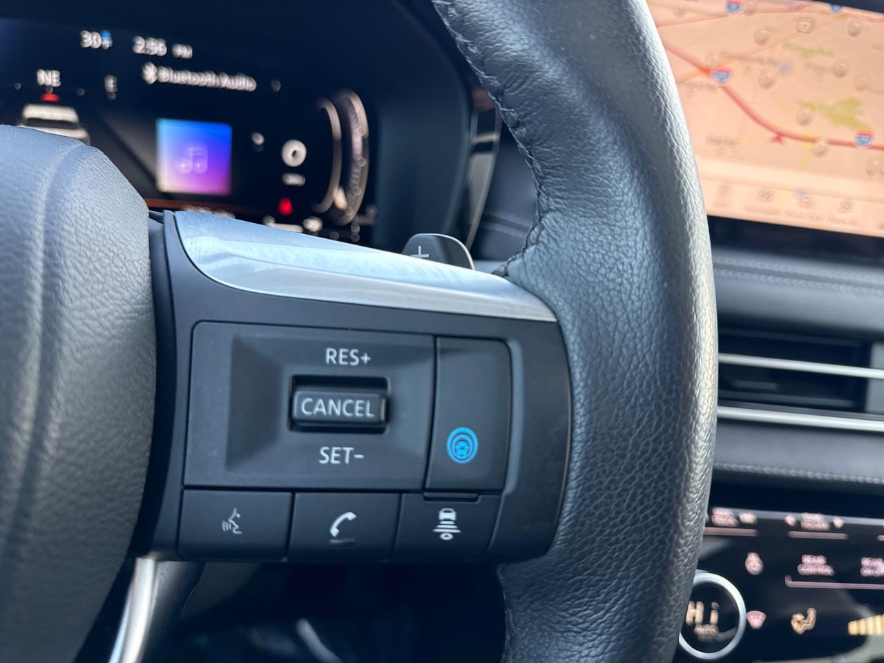 Used 2023 INFINITI QX60 Luxe image 30