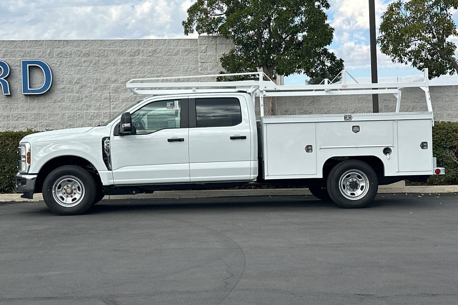 New 2026 Ford F350 XL w/ XL Chrome Package image 7