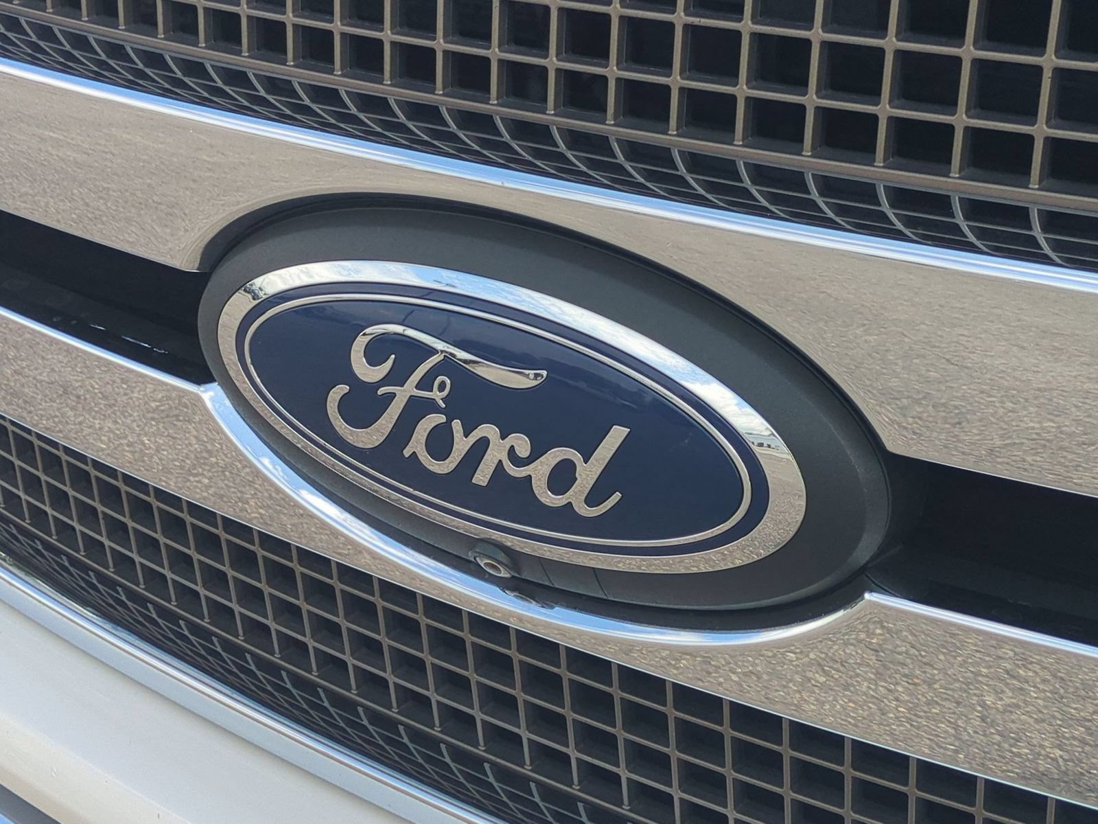 Used 2018 Ford F150 King Ranch w/ Equipment Group 601A Luxury AWD/4WD image 32