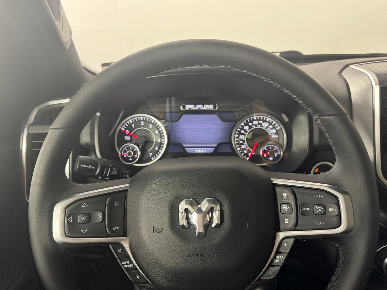 Used 2025 RAM 1500 Big Horn AWD/4WD image 12