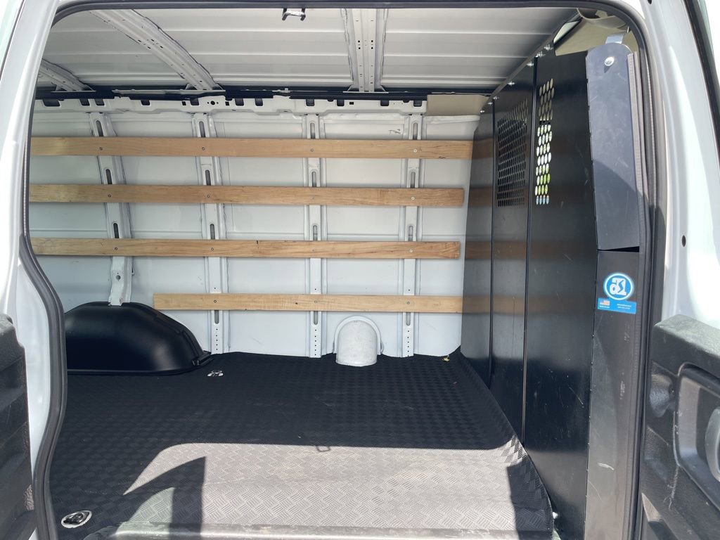 Used 2024 Chevrolet Express 2500 w/ Driver Convenience Package image 17