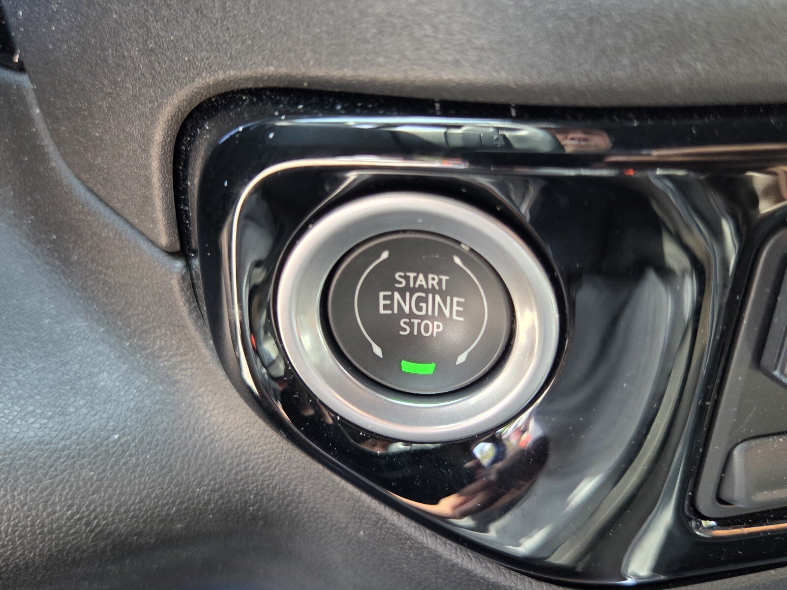 Certified 2024 Chevrolet Silverado 1500 High Country w/ High Country Premium Package AWD/4WD image 32