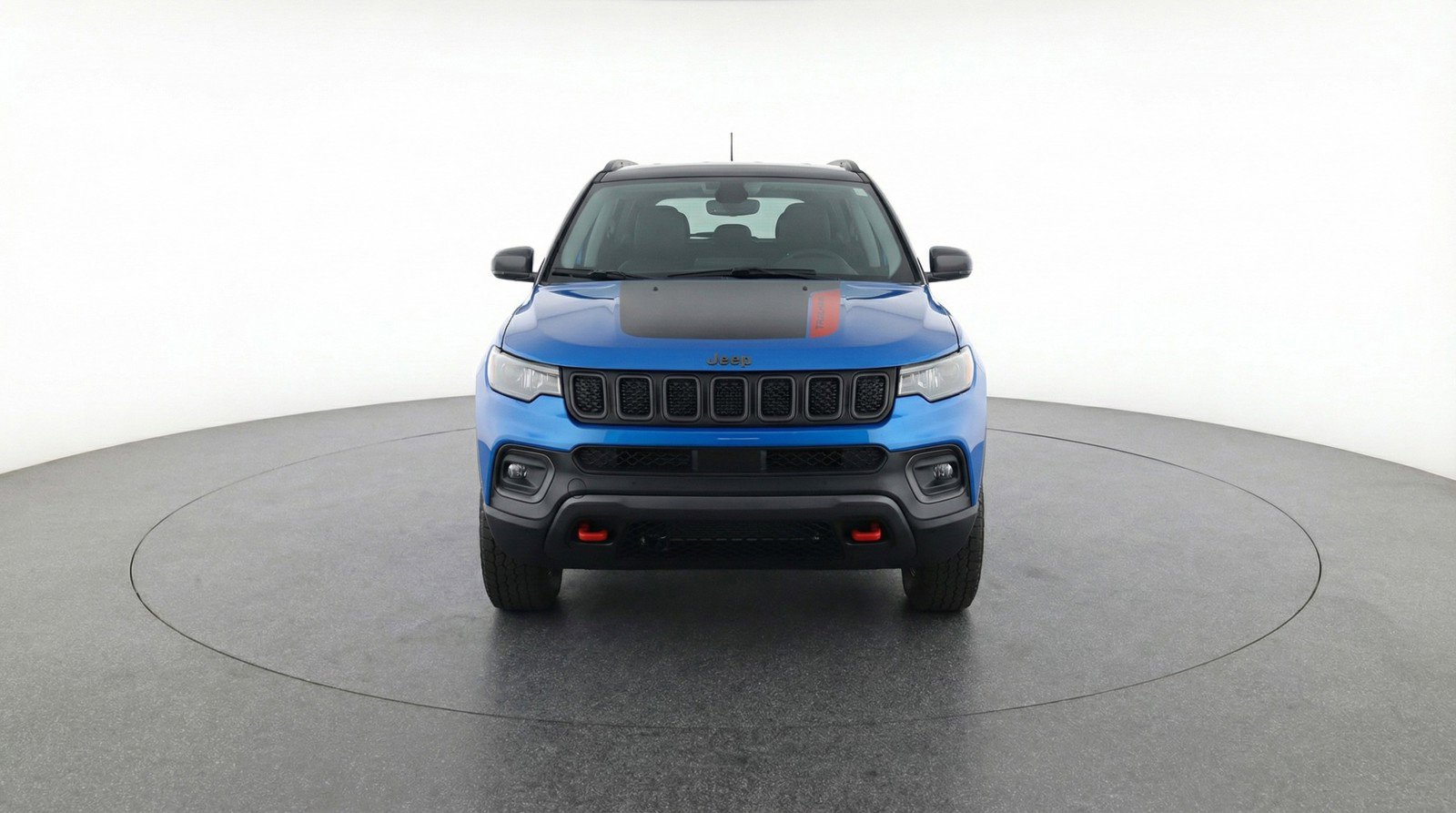 Used 2025 Jeep Compass Trailhawk AWD/4WD image 2