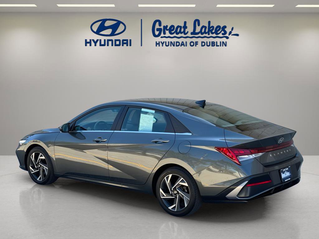 Certified 2024 Hyundai Elantra SEL w/ Convenience Package FWD image 3