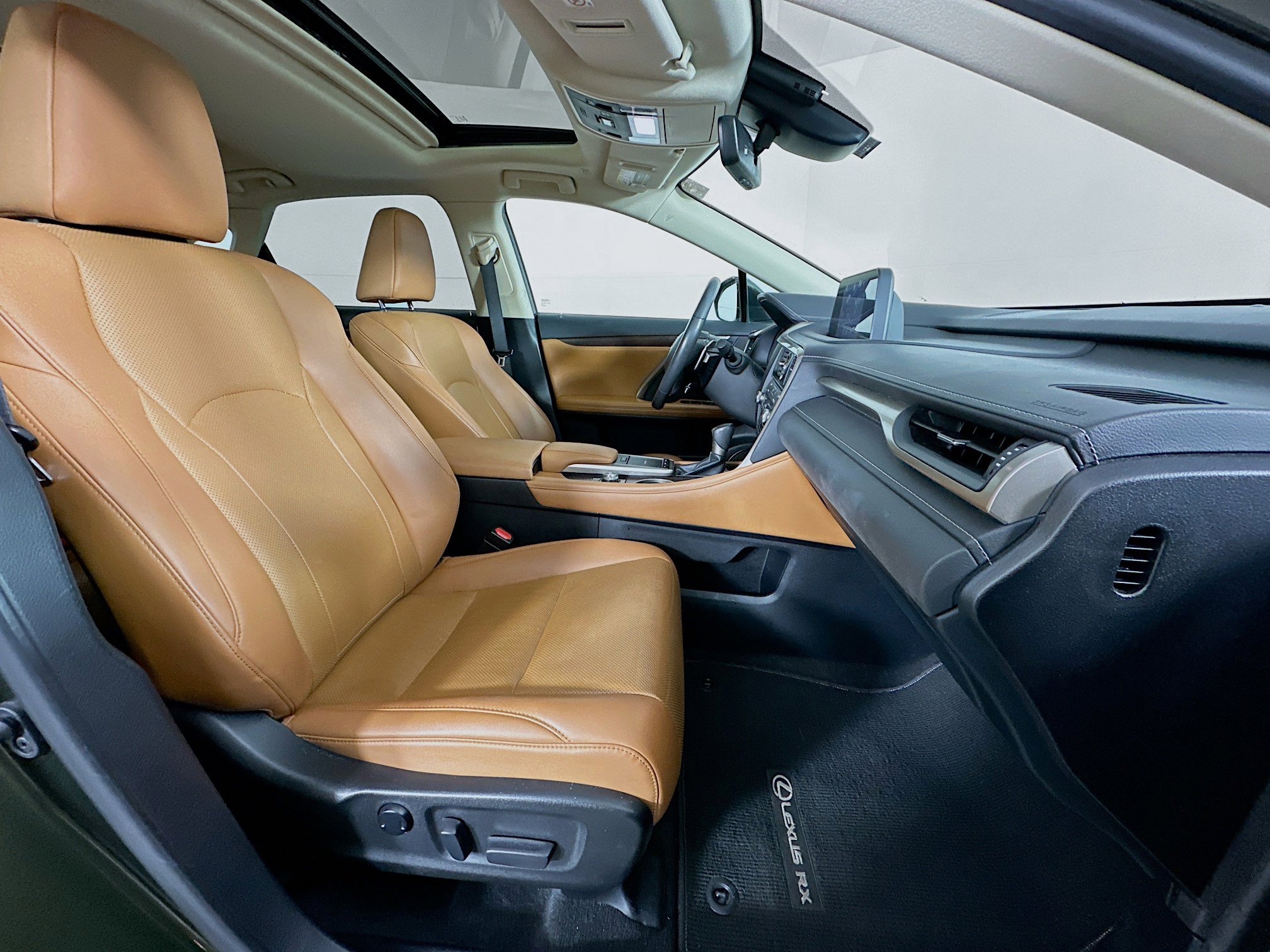 Certified 2022 Lexus RX 350 FWD w/ Premium Package image 32