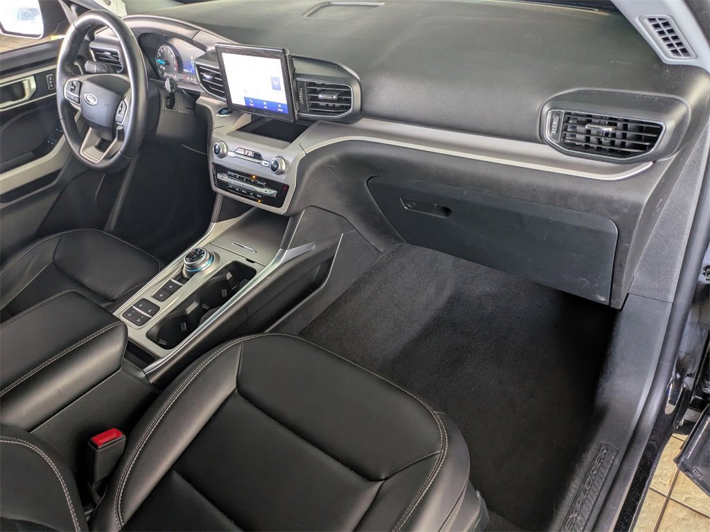 Used 2024 Ford Explorer XLT w/ Equipment Group 202A image 32