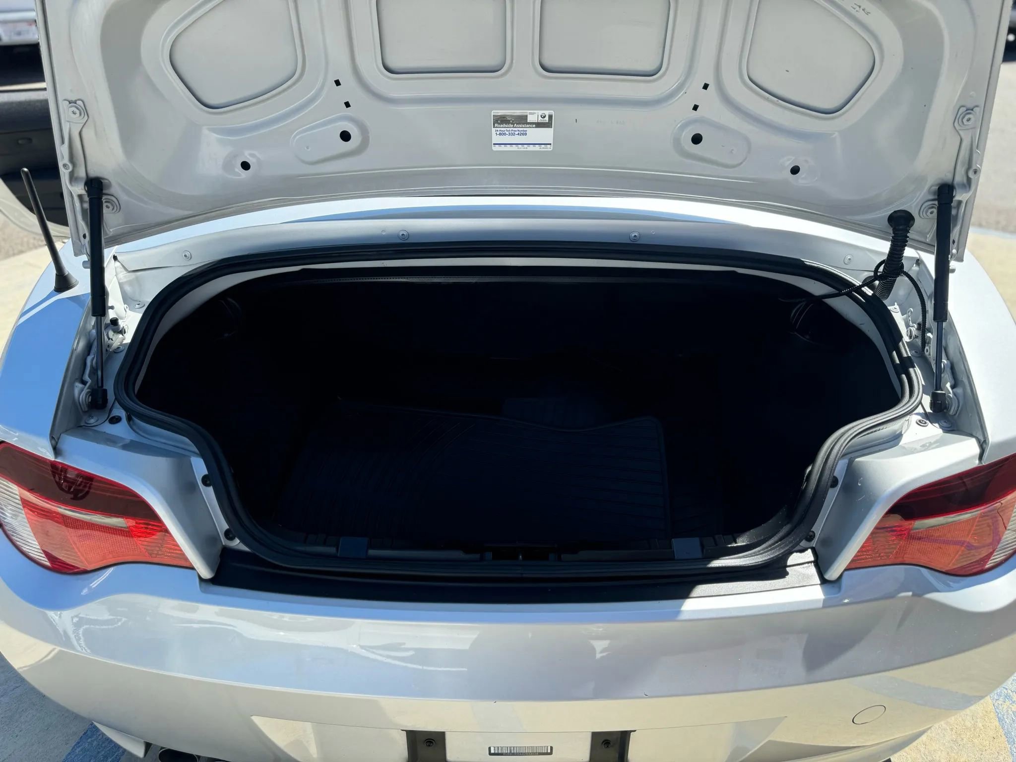 Used 2006 BMW Z4 3.0i RWD image 17