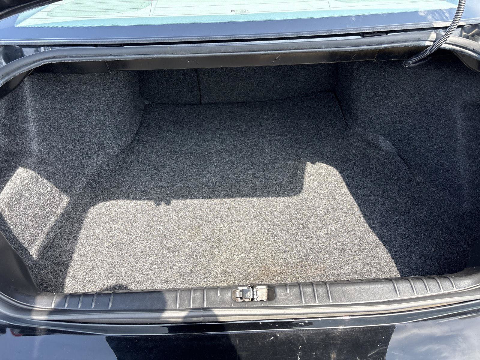 Used 2014 Chevrolet Impala LT w/ LT Sunroof Package FWD image 11