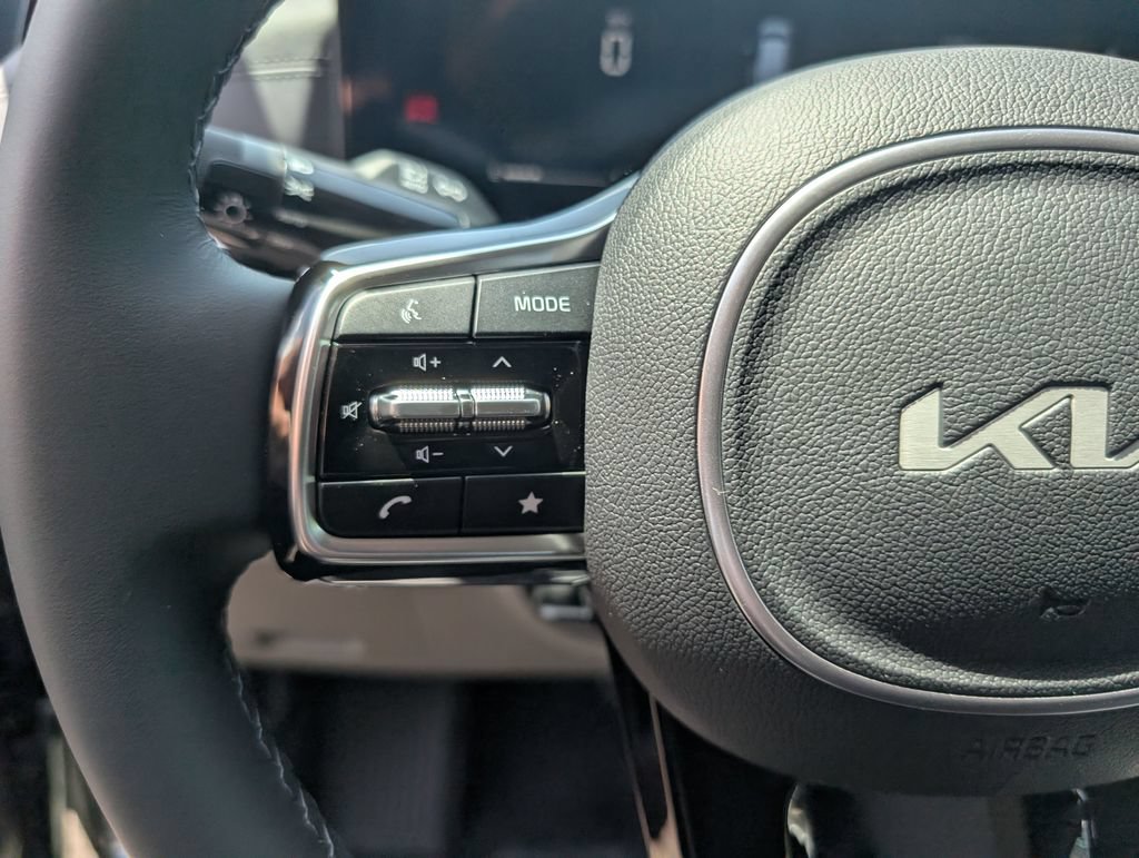New 2026 Kia Carnival FWD image 14