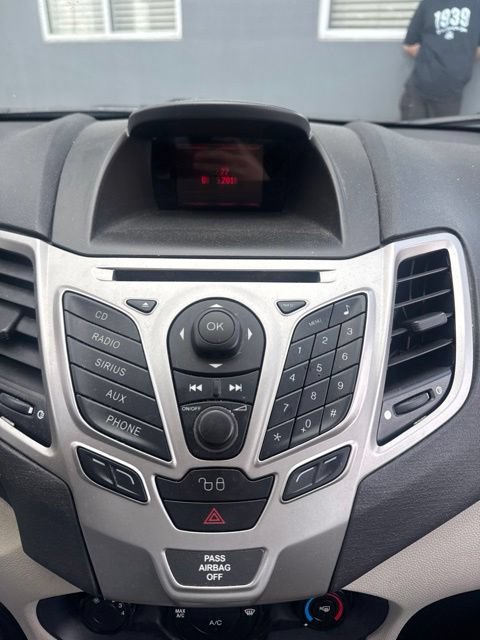 Used 2012 Ford Fiesta SE FWD image 24
