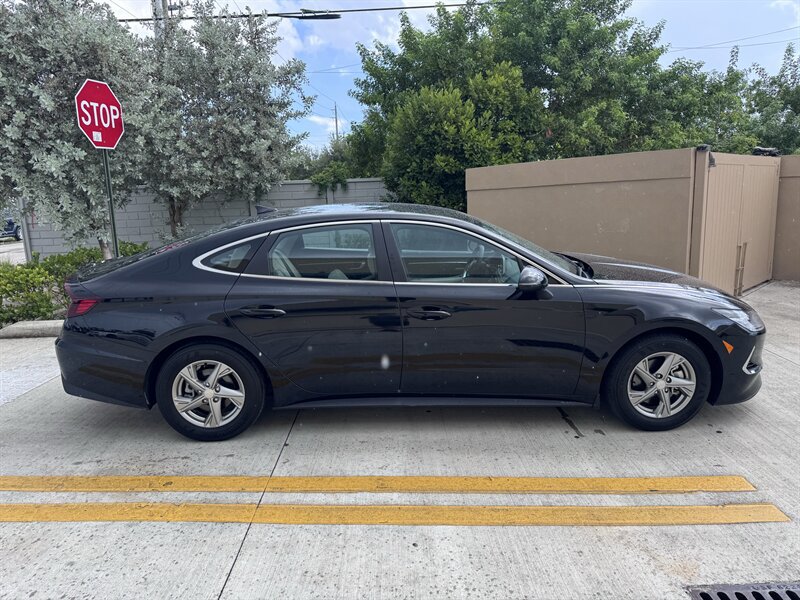 Used 2023 Hyundai Sonata SE FWD image 4