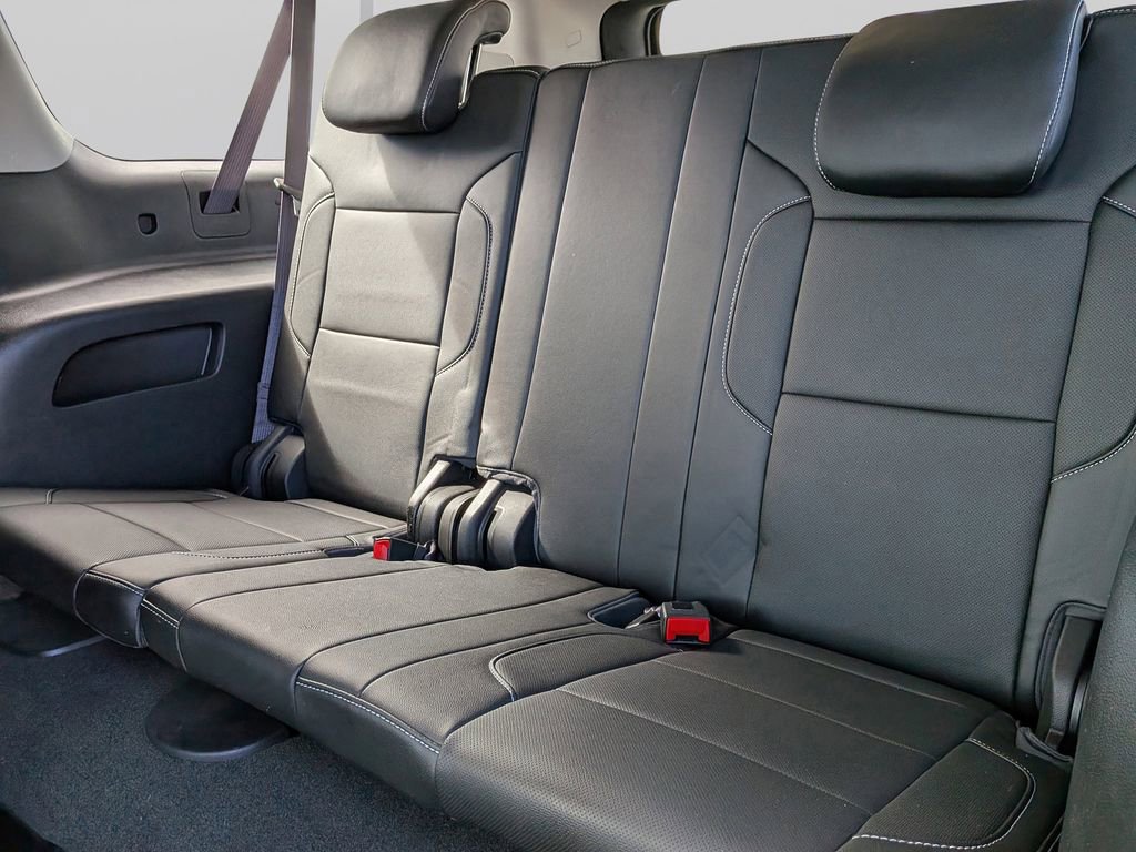 Used 2017 Chevrolet Suburban Premier image 13