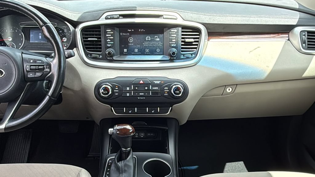 Used 2018 Kia Sorento FWD image 34