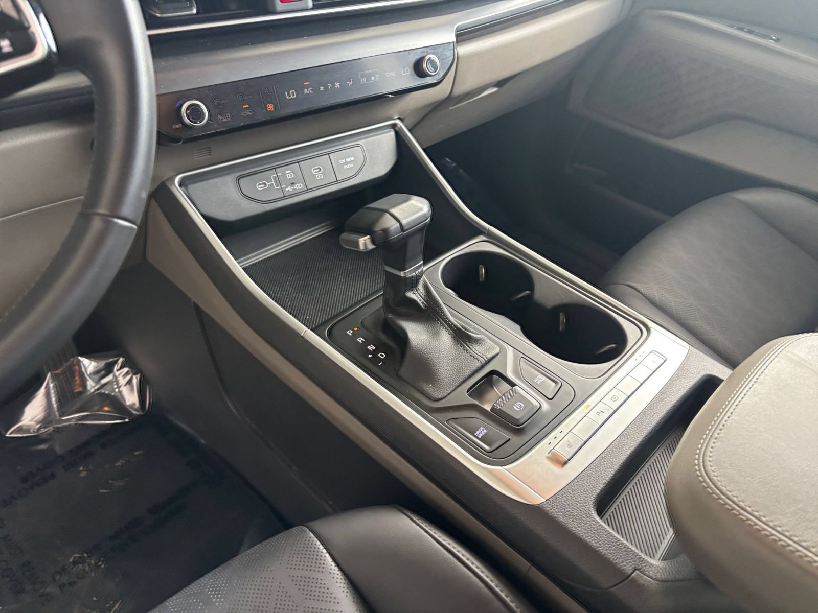 Used 2026 Kia Carnival FWD image 43