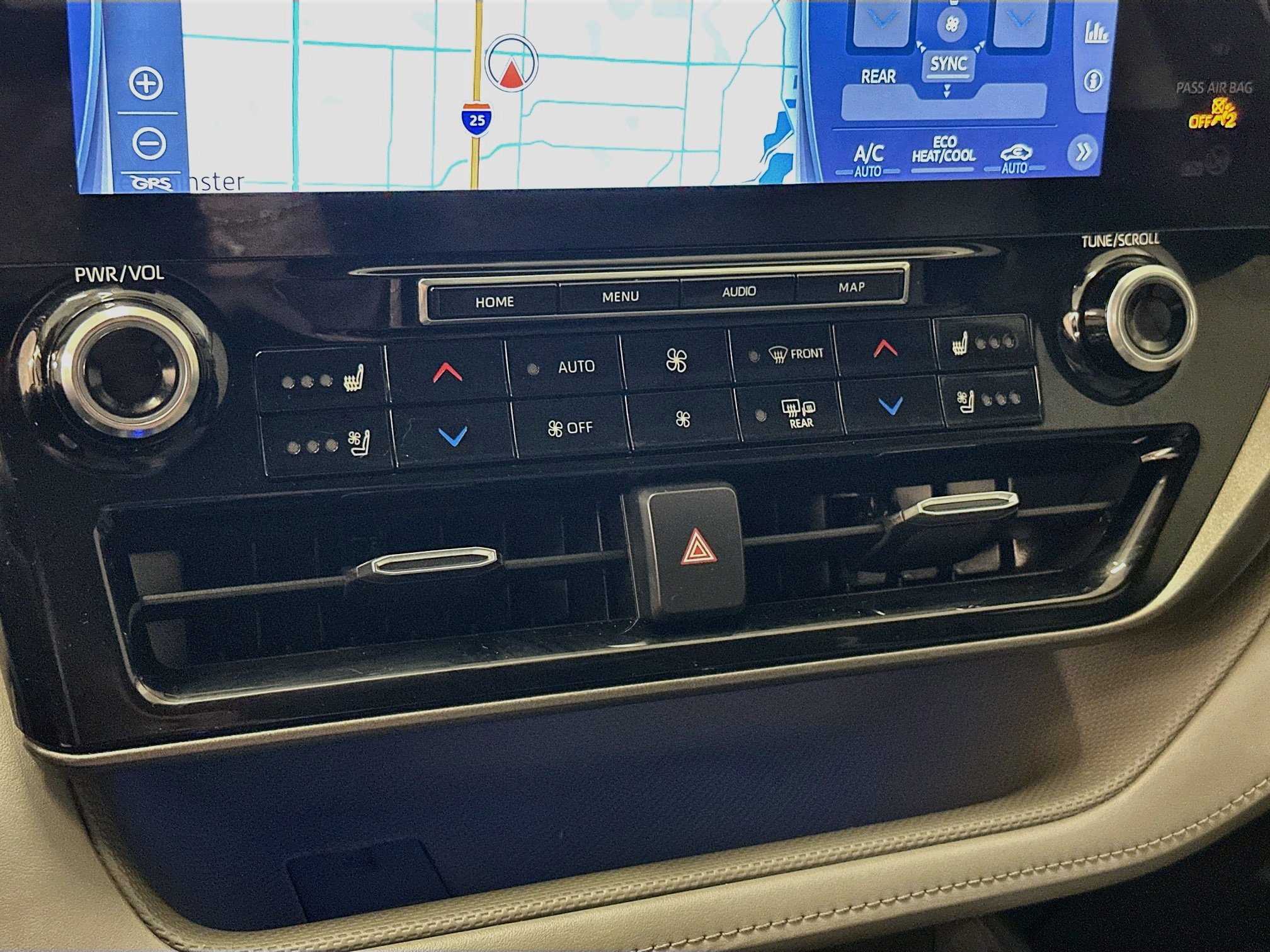 Used 2021 Toyota Highlander Limited AWD/4WD image 24