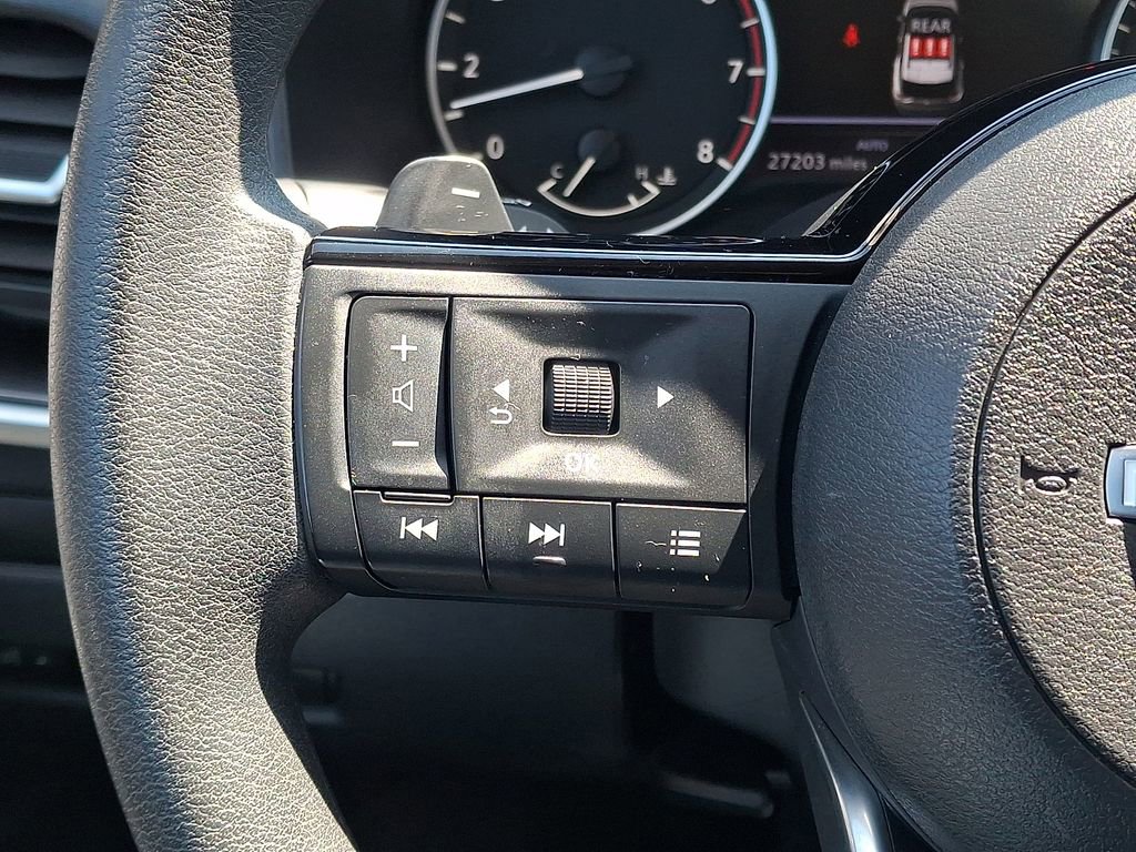 Used 2023 Nissan Rogue SV image 20