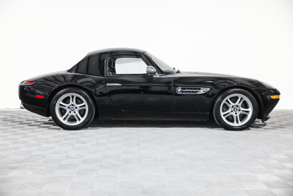 Used 2002 BMW Z8 RWD image 3