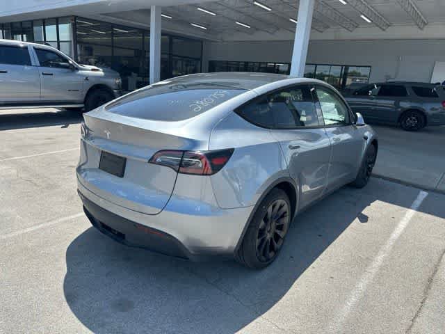 Used 2024 Tesla Model Y Long Range AWD/4WD image 18